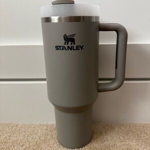 40oz Stanley Gray Travel Mug. Lightly used.